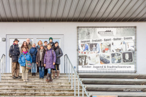 Studenten und Lehrkräfte der Uni Mühlheim unterwegs im FF (Foto: Ralf Salecker)
