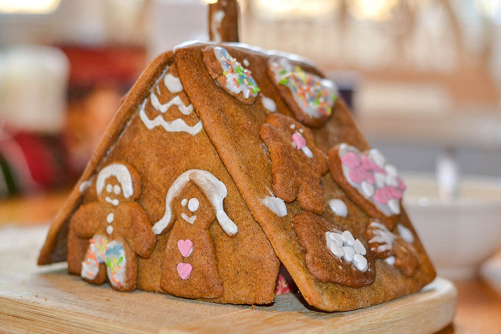 Lebkuchenhaus basteln im Kraepelinweg