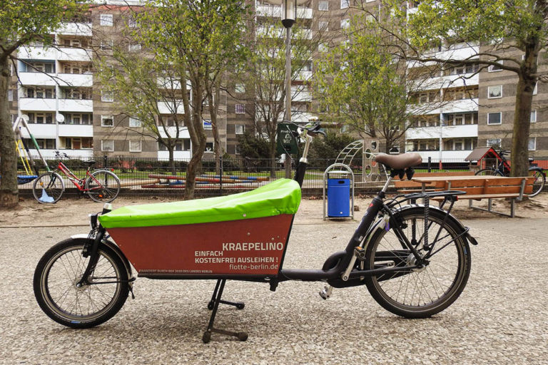 Das Lastenfahrrad Kraepelino können Sie kostenlos in der Offenen Familienwohnung von Casablanca ausleihen