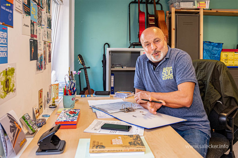 Hasa Kuzu - Politische Bildungsarbeit im Falkenhagener Feld (Foto: Ralf Salecker)