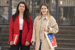 vlnr: Agnes und Felisa von der Johanniter-Unfall-Hilfe e.V (Foto: Gewobag)